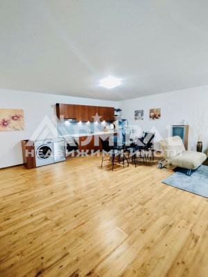 Продава тристаен апартамент в кв.Сарафово