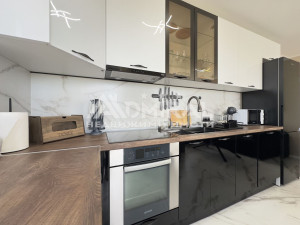 Луксозен тристаен апартамент с нескриваема морска панорама в гр. Созопол