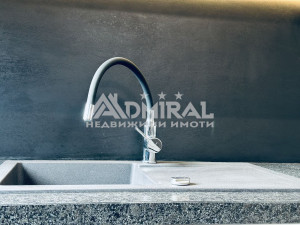 Луксозен тристаен апартамент с ново обзавеждане и отлична локация в Несебър – на минути от плажа