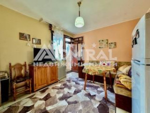 Продава се двустаен апартамент с гараж в кв. Възраждане, Бургас – 125 000 €