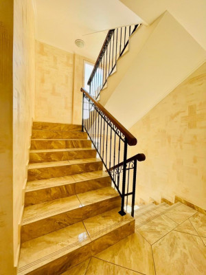 Продажба Многостаен гр. Бургас - Лазур 205m²