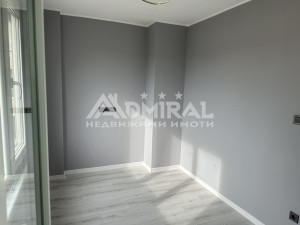 Двустаен апартамент след основен ремонт с южно изложение в кв. Обеля 2