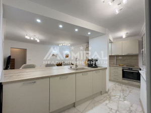 Тристаен  апартамент под наем с гараж и паркомясто на ул. 