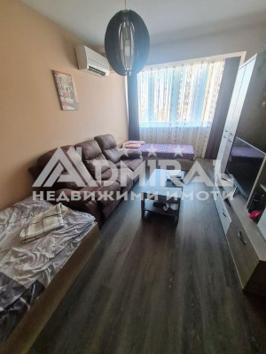 Продава тристаен апартамент в ж.к. 