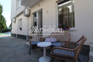 Тристаен апартамент на партер в гр. Свети Влас