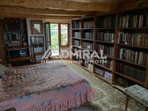 Триетажен дом с двор, лятна кухня и плодородна градина – само на 17 км от гр. Бургас