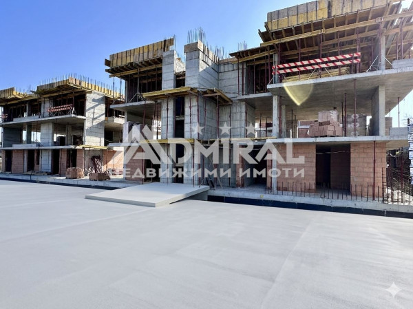 Просторен апартамент с голям балкон и югозападно изложение – м. Мисаря, Созопол