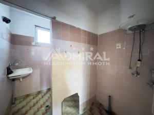 Къща 210 кв.м, 2 етажа + обитаем сутерен, 571 кв.м - УПИ Ахелой