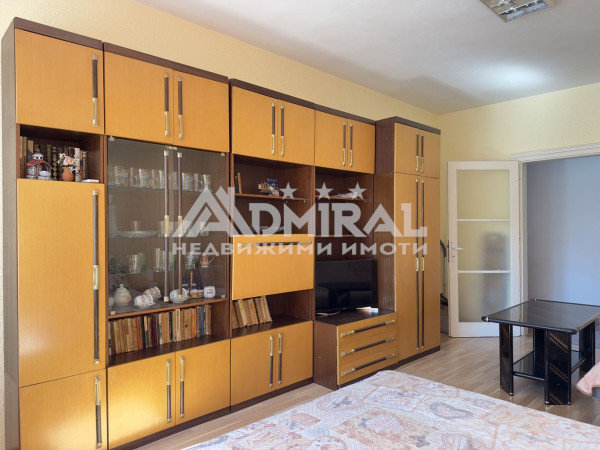 Двустаен апартамент в сърцето на Бургас