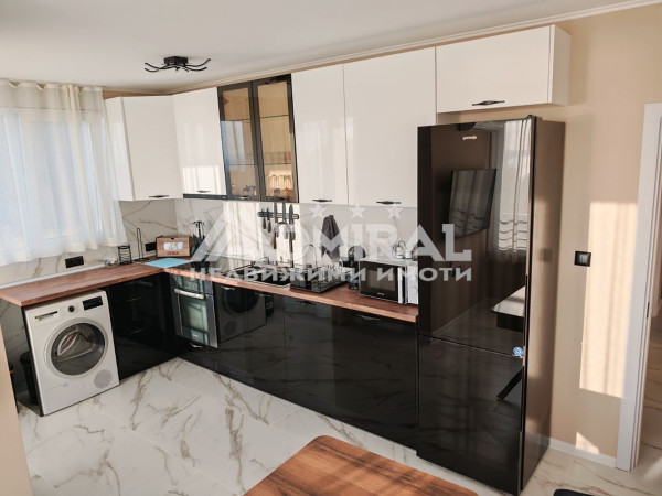 Луксозен тристаен апартамент с нескриваема морска панорама в гр. Созопол