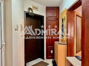 Продава се двустаен апартамент с гараж в кв. Възраждане, Бургас – 125 000 €
