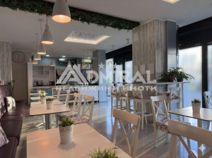 Работещ търговски обект в Славейков | Партер | Големи витрини | 10 м лице