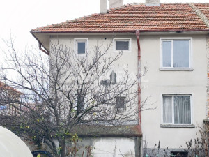 Къща 210 кв.м, 2 етажа + обитаем сутерен, 571 кв.м - УПИ Ахелой