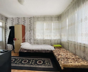 Двуетажна масивна къща в Поморие