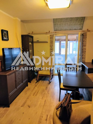 Продава тристаен апартамент в Сарафово