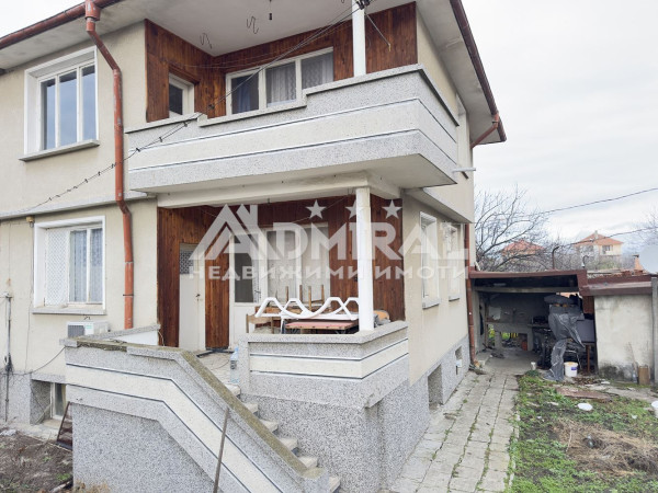 Къща 210 кв.м, 2 етажа + обитаем сутерен, 571 кв.м - УПИ Ахелой