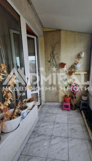 ТРИстаен апартамент с АКТ -16 в ж.к.