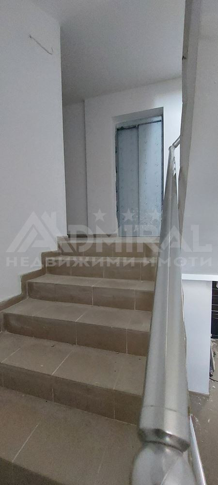 ADMIRAL продава  3-стаен апартамент в к-с 