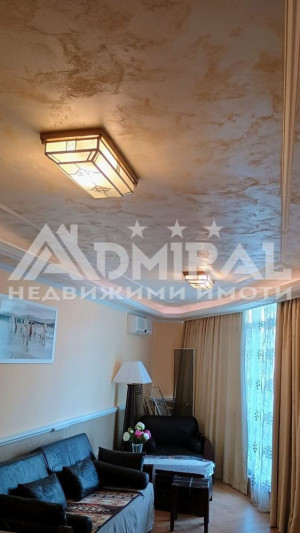 Продава двустаен на първа линия море в гр.Свети Влас