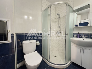 Тристаен  апартамент под наем с гараж и паркомясто на ул. 