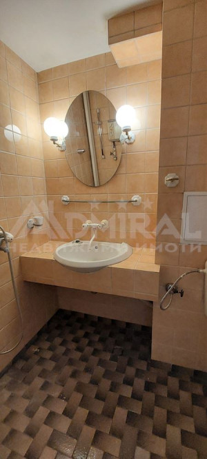 Адмирал продава двустаен панелен  апартамент в  комплекс Зорница. в гр. Бургас .