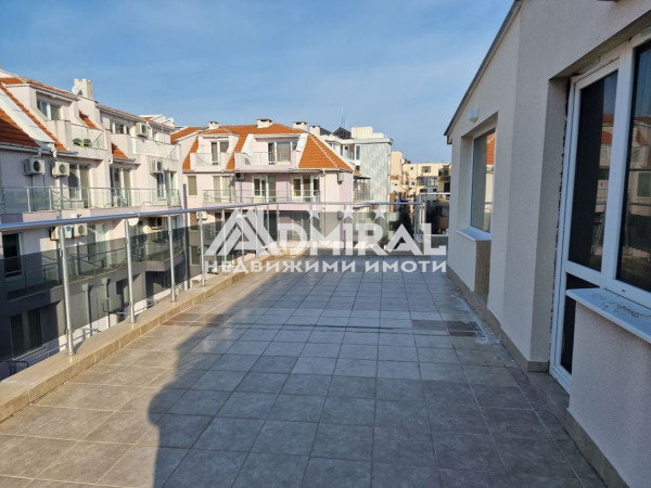 ADMIRAL продава голям, светъл тристаен апартамент до Централния плаж, гр. Поморие