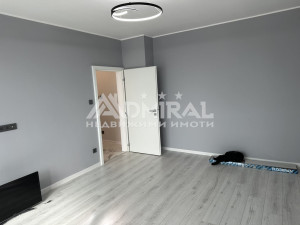 Двустаен апартамент след основен ремонт с южно изложение в кв. Обеля 2