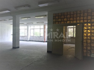 Дава под наем Склад гр. Бургас - Братя Миладинови 174m²