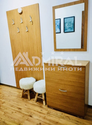 Продава тристаен апартамент в кв.Сарафово