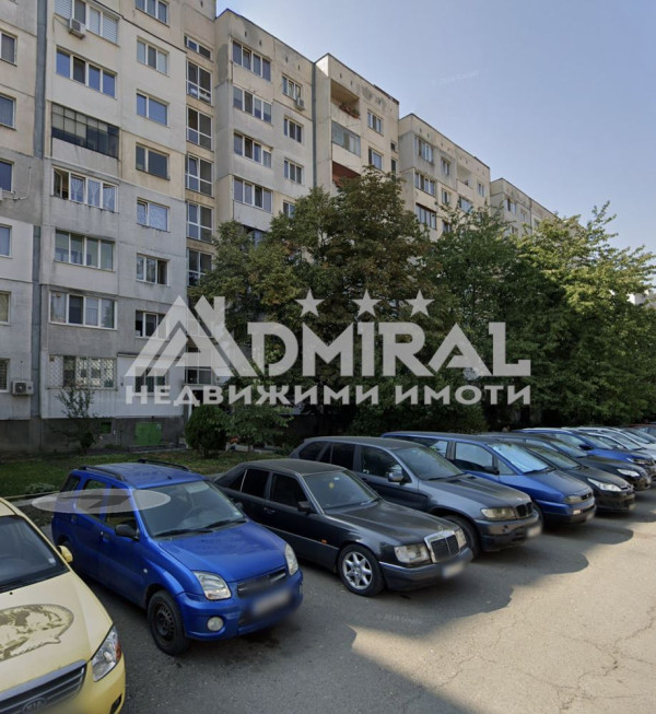 Двустаен апартамент след основен ремонт с южно изложение в кв. Обеля 2