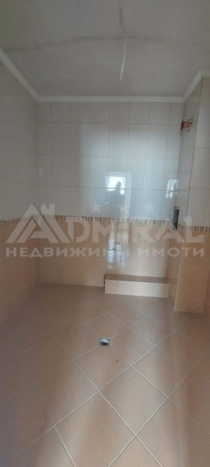ADMIRAL продава четриристаен  апартамент до ключ  в с. Ахелой