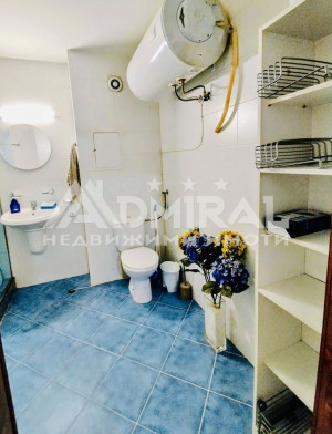 Продава тристаен апартамент в кв.Сарафово
