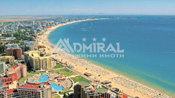 Продава 3-стаен апартамент Първа линия море в 