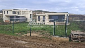 Едноетажна къща в продажба с.Кошарица с акт 16