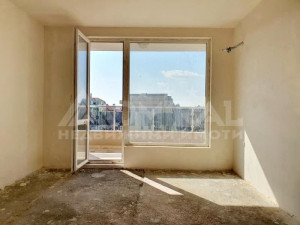 Тристаен апартамент старият град Поморие