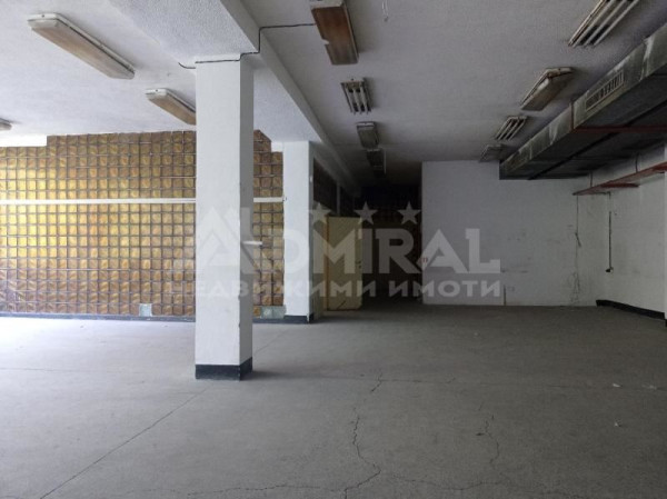 Дава под наем Склад гр. Бургас - Братя Миладинови 174m²