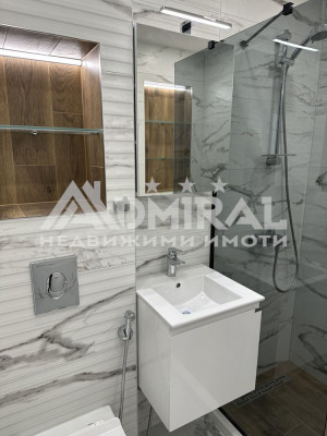 Двустаен апартамент след основен ремонт с южно изложение в кв. Обеля 2