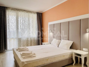 Луксозен  2-стаен с гедка МОРЕ гр. Поморие -  77m²