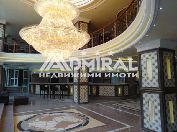 Продава двустаен на първа линия море в гр.Свети Влас
