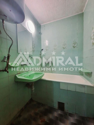 Двустаен апартамент 60кв.м в САНИРАНА СГРАДА в комплекс Лазур.