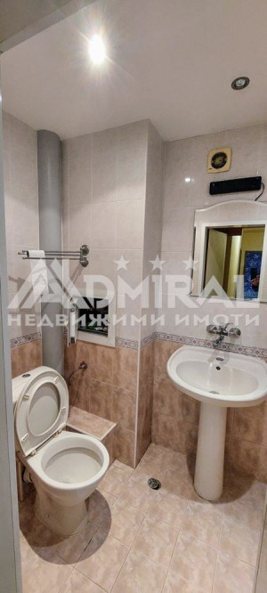 Под наем двустаен в ж.к.