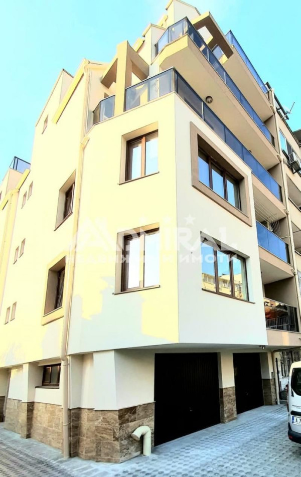 Двустаен апартамент в център на гр.Бургас
