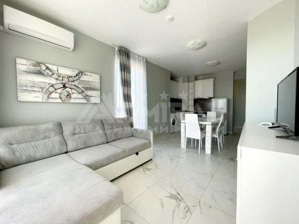 ADMIRAL продава 3-стаен апартамент с гледка МОРЕ и Басейн